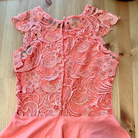 RW & Co coral lace peplum shirt - Picture 2 of 5